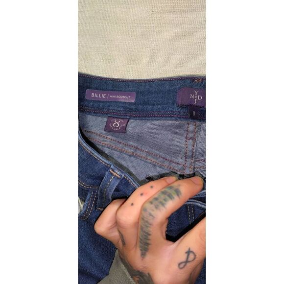 NWT NYJD BILLIE MINI BOOTCUT JEANS SIZE 0 DARK WASH - Picture 3 of 7